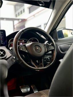 Mercedes-Benz GLA-Class GLA180 Urban Edition full