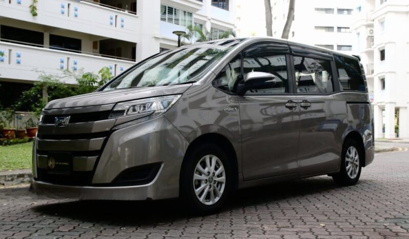 Toyota Noah Hybrid 1.8A X full